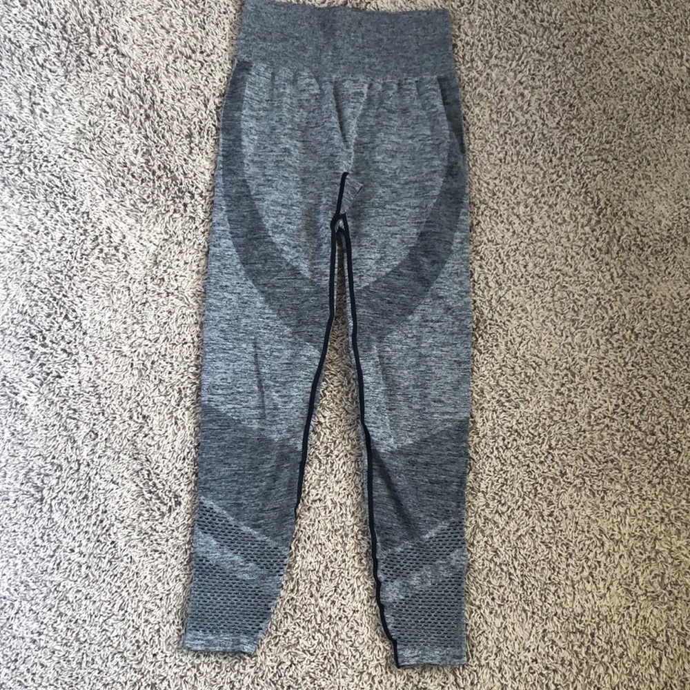 PINK Victoria’s Secret leggings